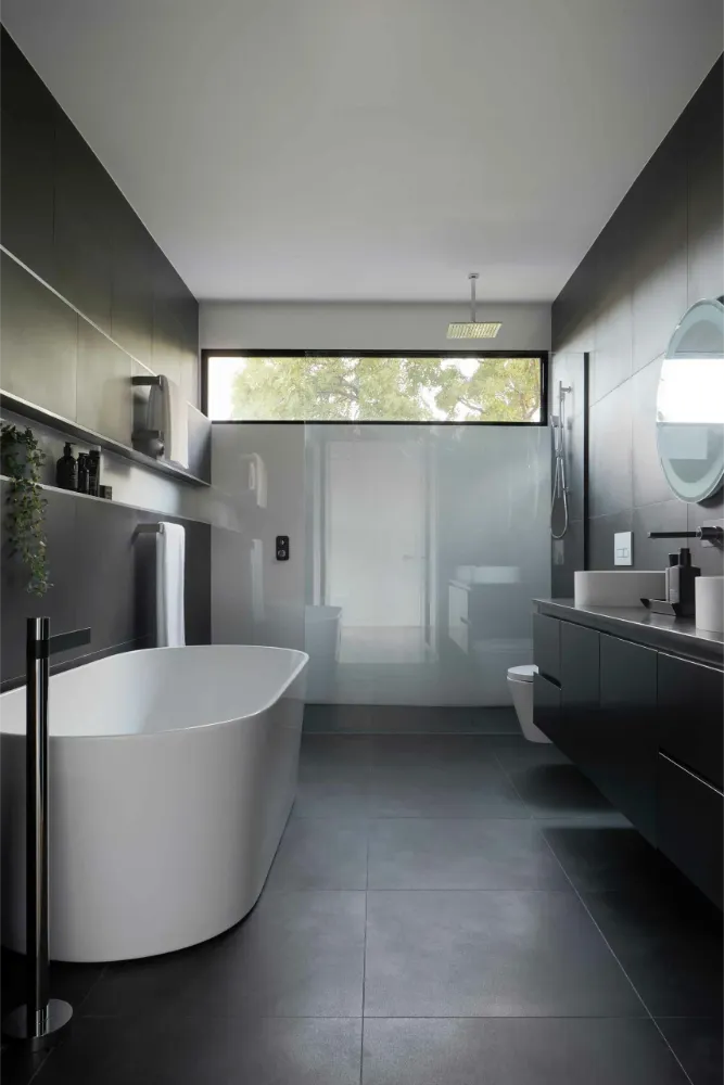 Badezimmer renovieren Berlin modernes Badkonzept